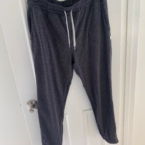 Vuori women’s performance jogger